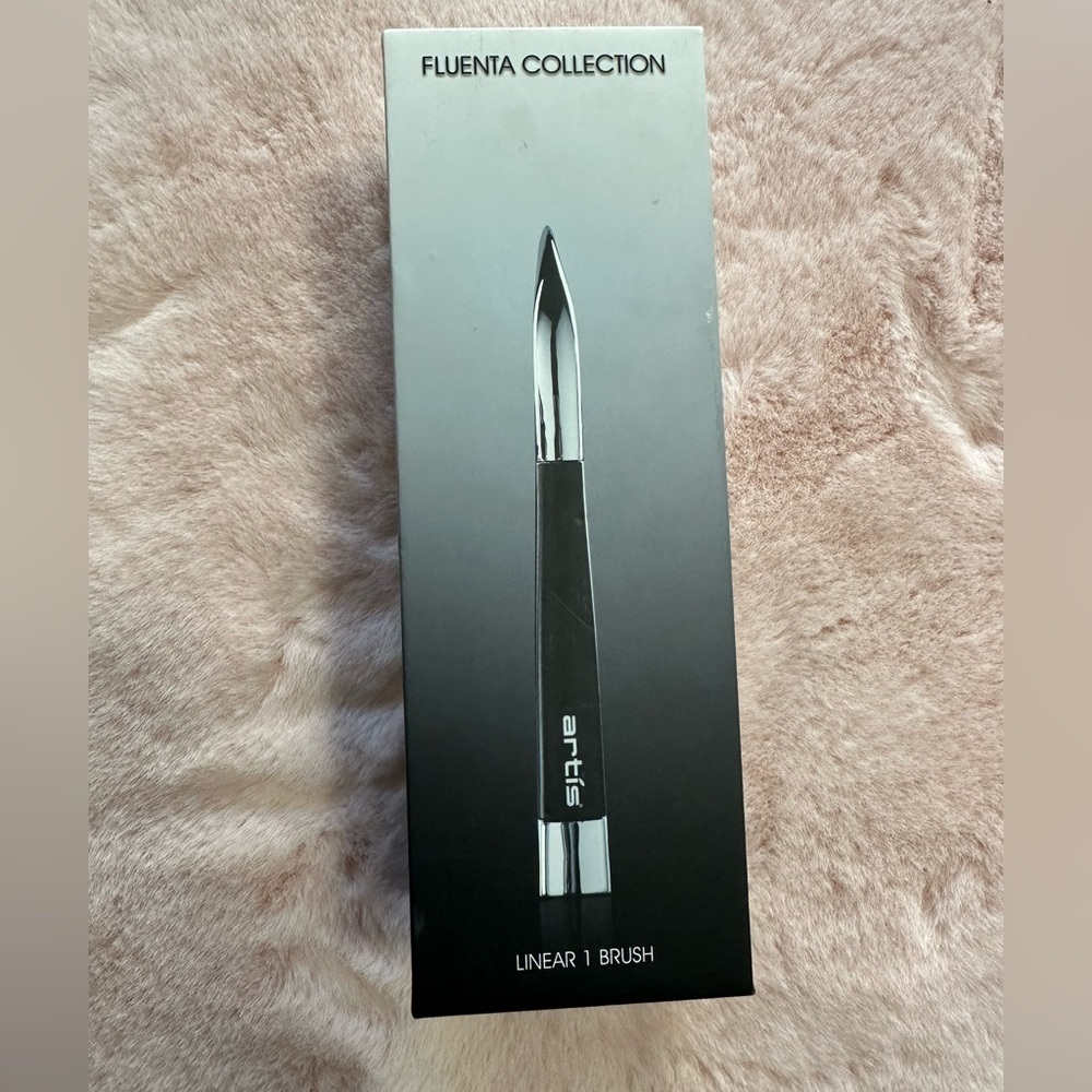 3 for $25!Brand New Artis Liner 1 Brush with Box🎄❄️